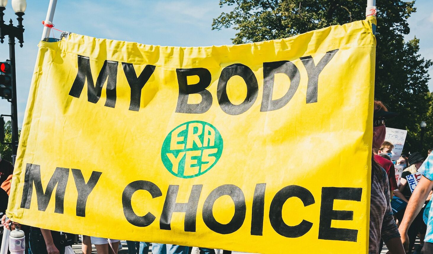 La disinformazione sull'aborto viaggia dai Pro Life alla Tv, un appello di Europa Donna