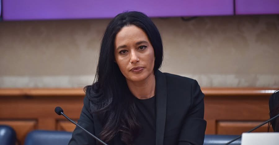 Donne alla gogna. Stop all'istigazione all'odio social contro giornaliste e politiche