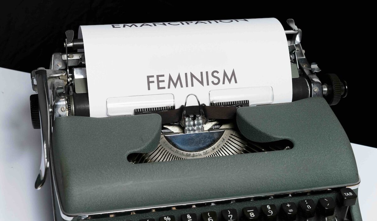 markus-winkler-tVvBgjjtfHM-unsplash Appunti femministi, il viaggio di De Nardis tra saggio e autobiografia critica